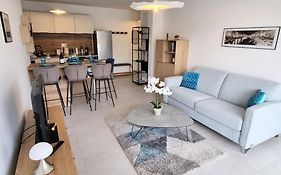 LE SEGRETO, Appt Neuf dans résidence de Standing, Superbe Déco, Centre, 2 Parkings Privés, Climatisation